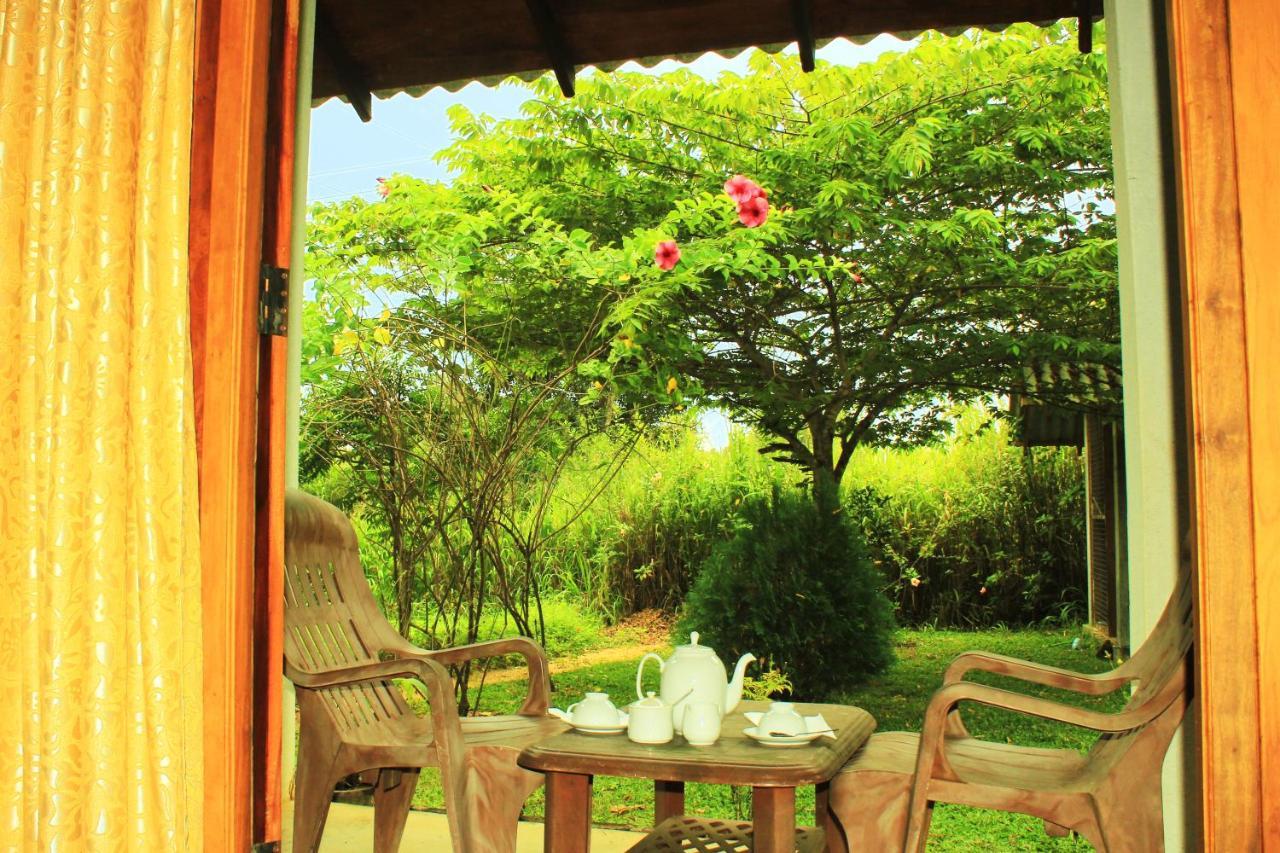 Green Hut Hotel & Restaurant With Unique View Point Sigiriya Bagian luar foto